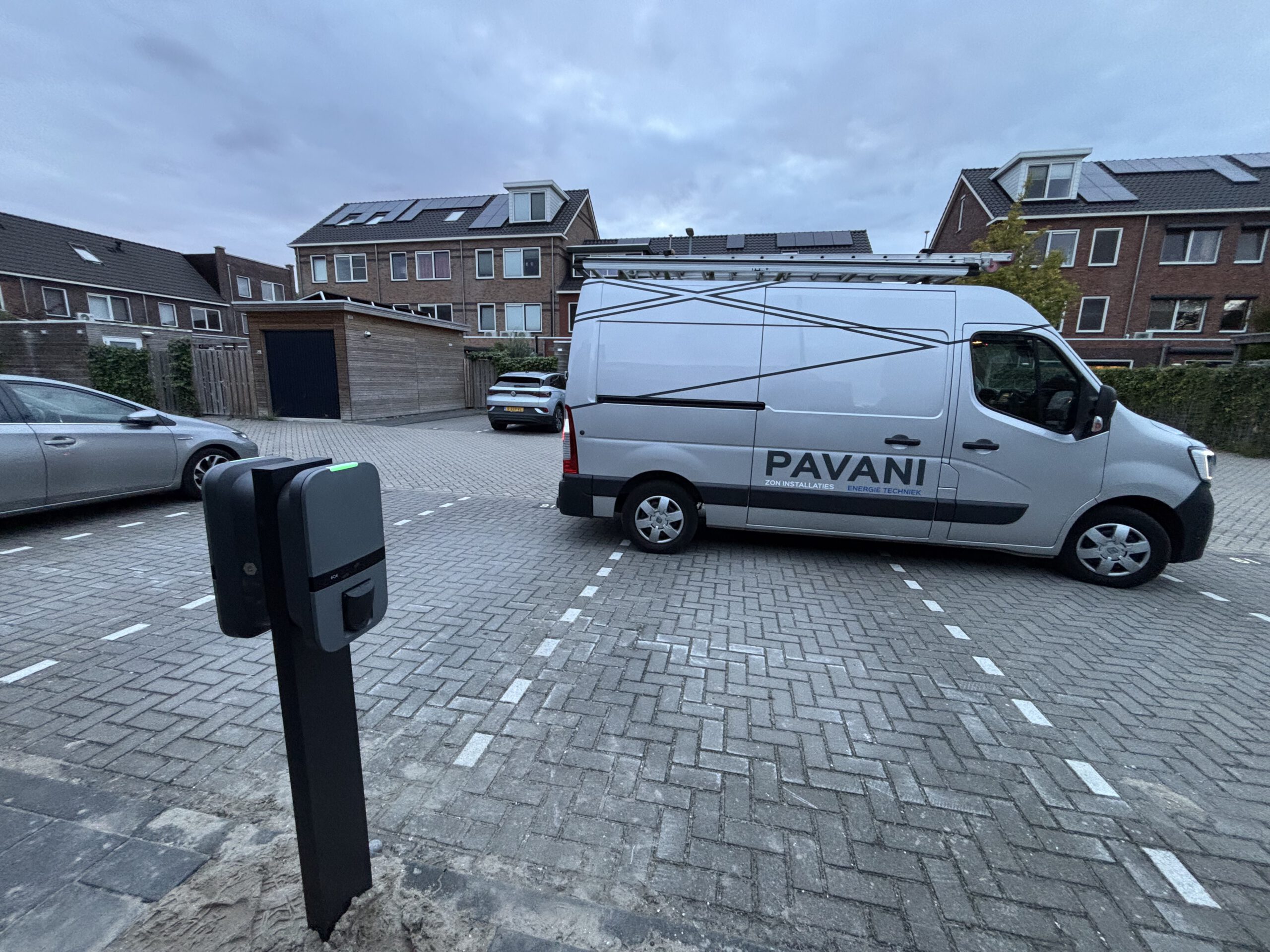 peblar business duo laadpaal